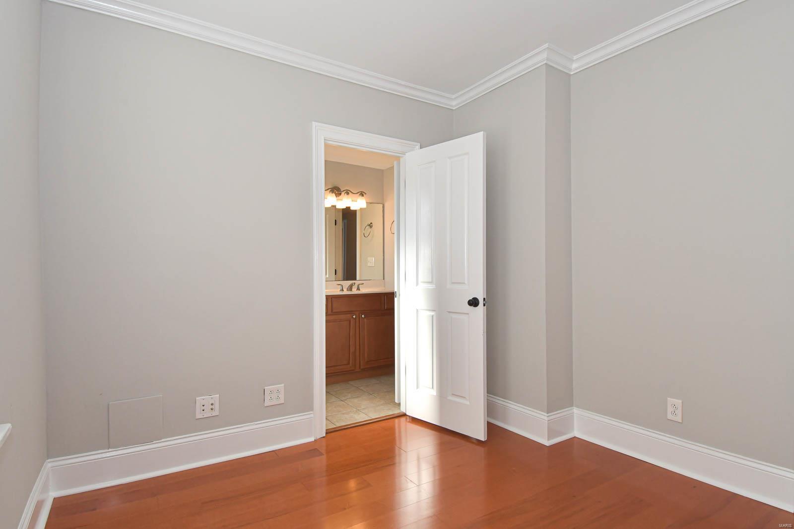 116 N Central Unit: 1S