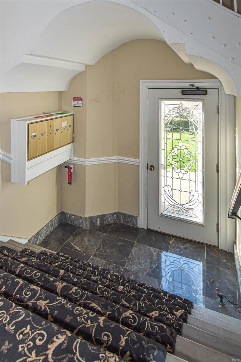 116 N Central Unit: 1S