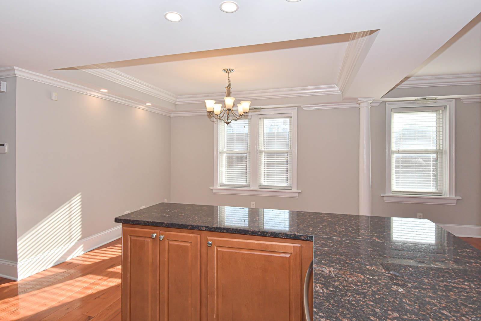 116 N Central Unit: 1S