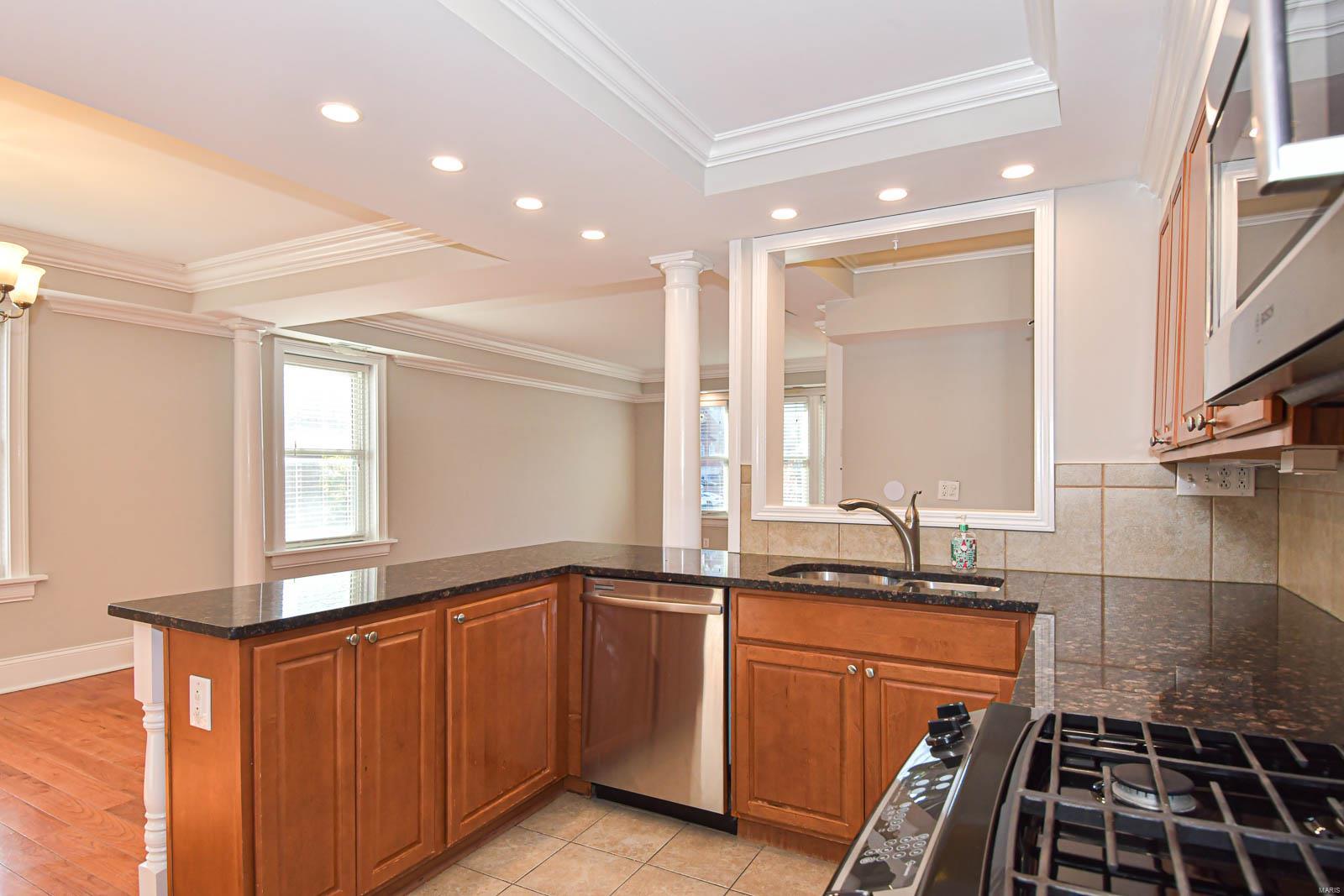 116 N Central Unit: 1S