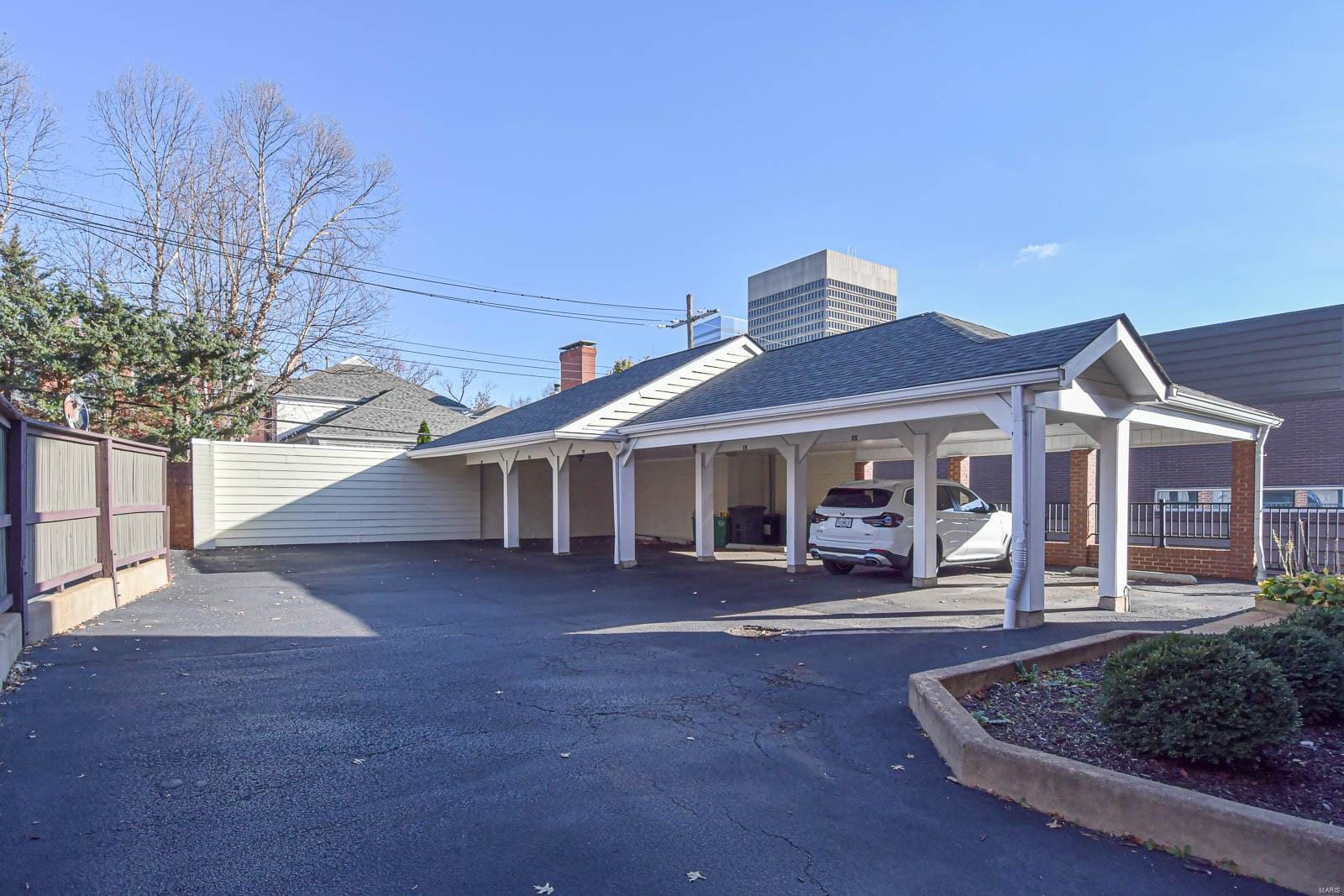 116 N Central Unit: 1S