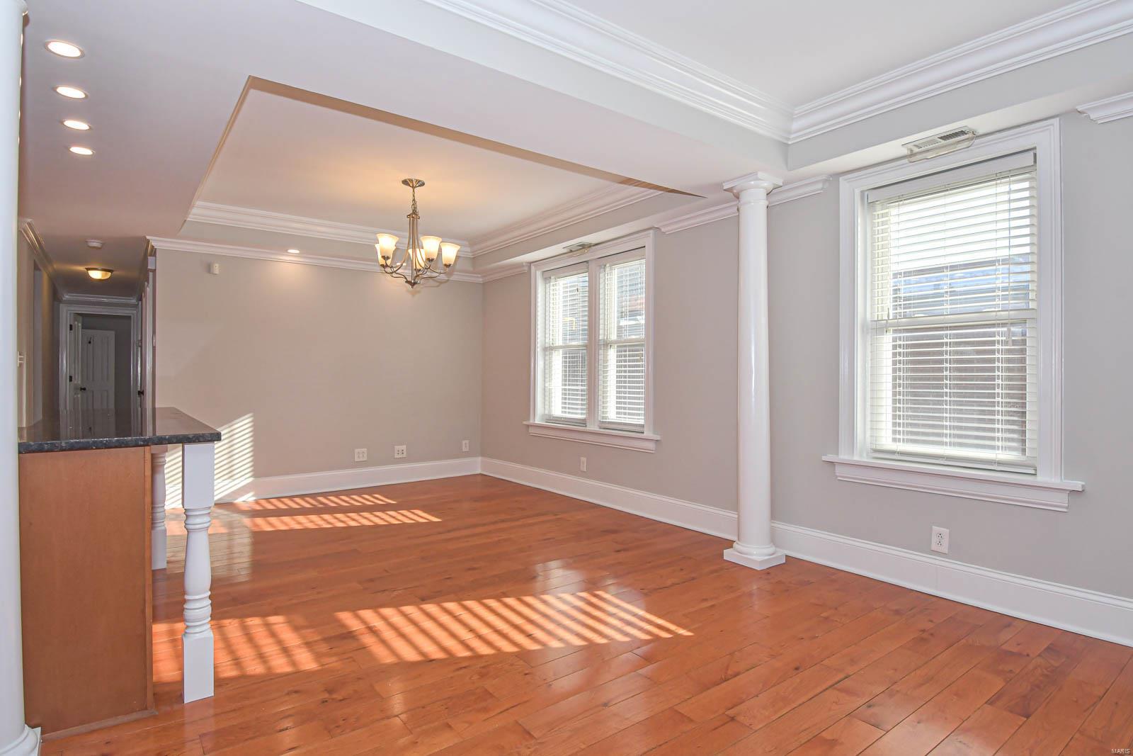 116 N Central Unit: 1S