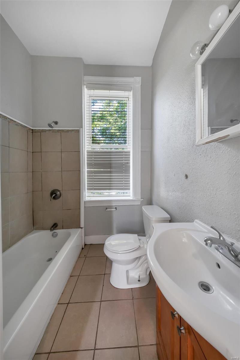 2235 Missouri Avenue