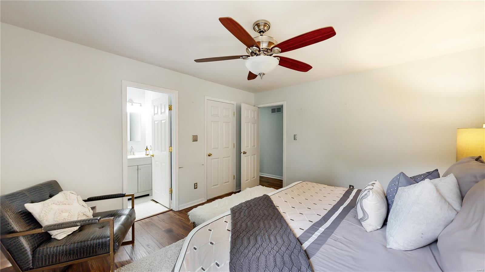 901 Oakwood Farms Lane