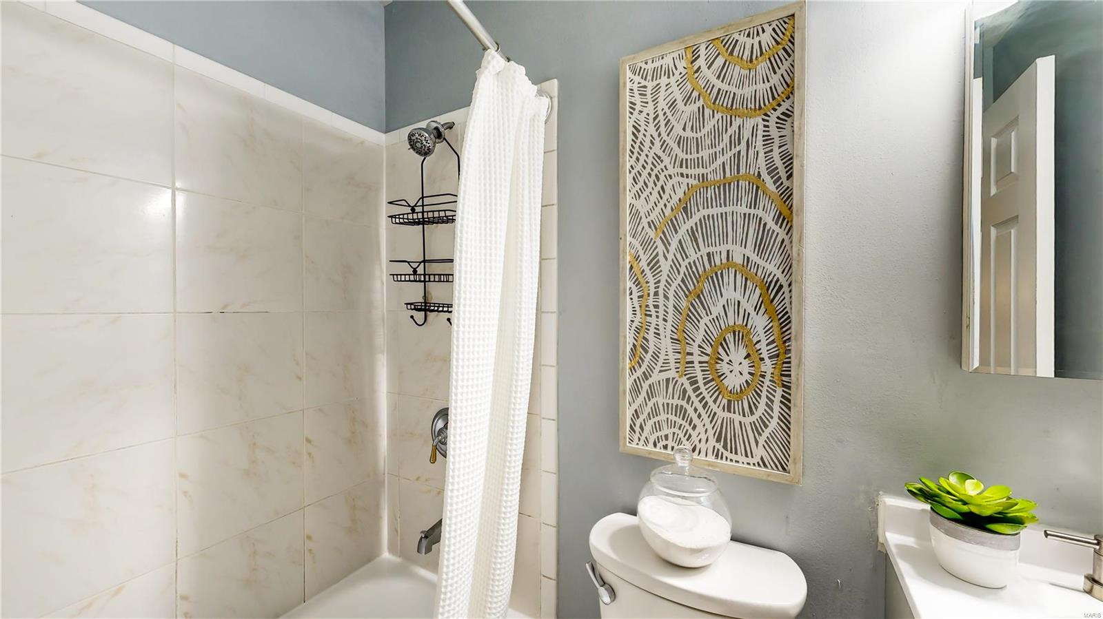 901 Oakwood Farms Lane