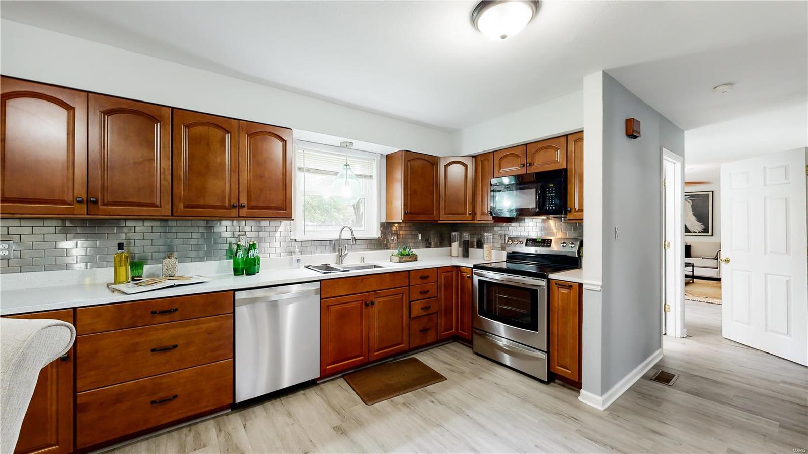 901 Oakwood Farms Lane