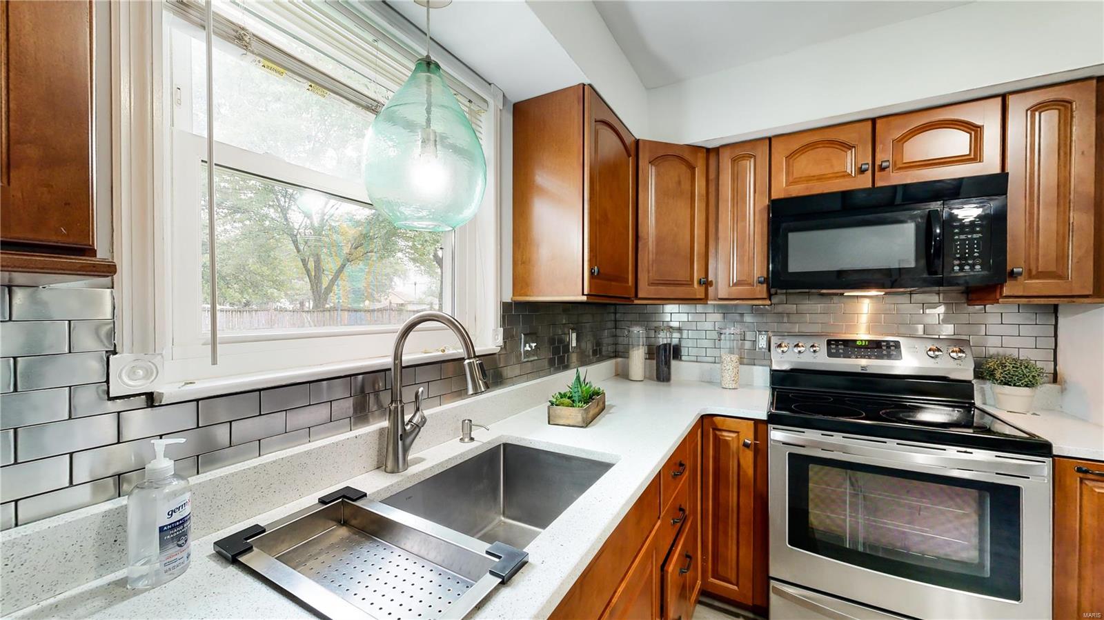 901 Oakwood Farms Lane