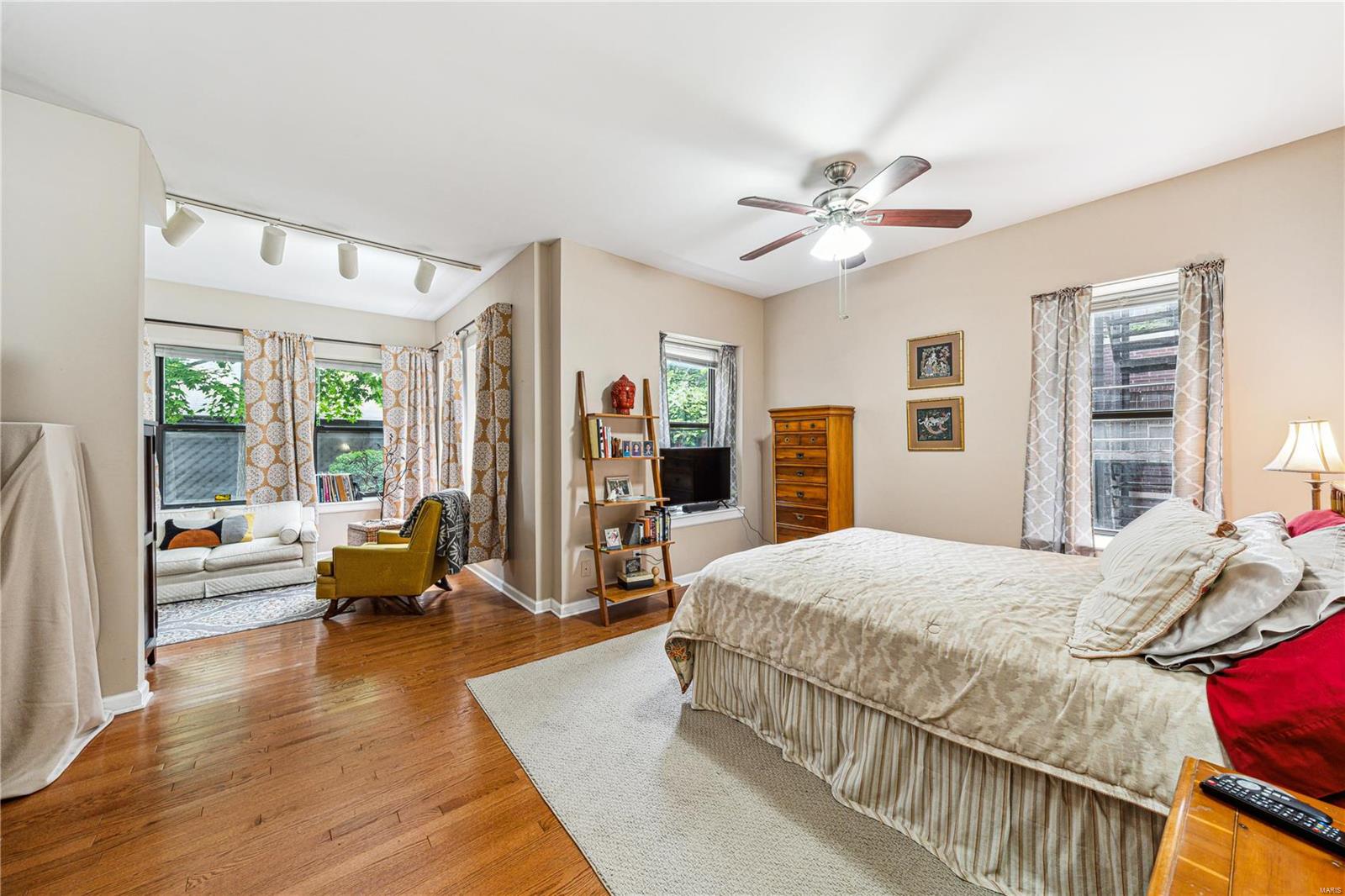 5367 Pershing Avenue Unit: 1