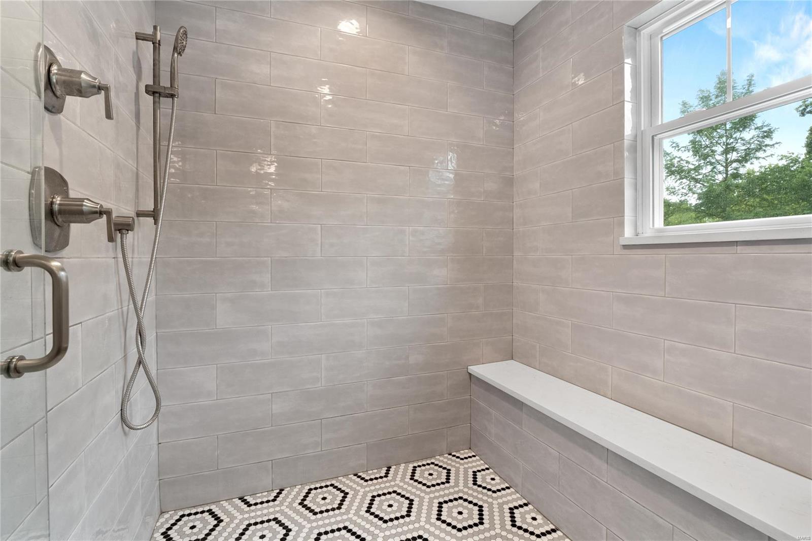 679 Tuxedo Boulevard