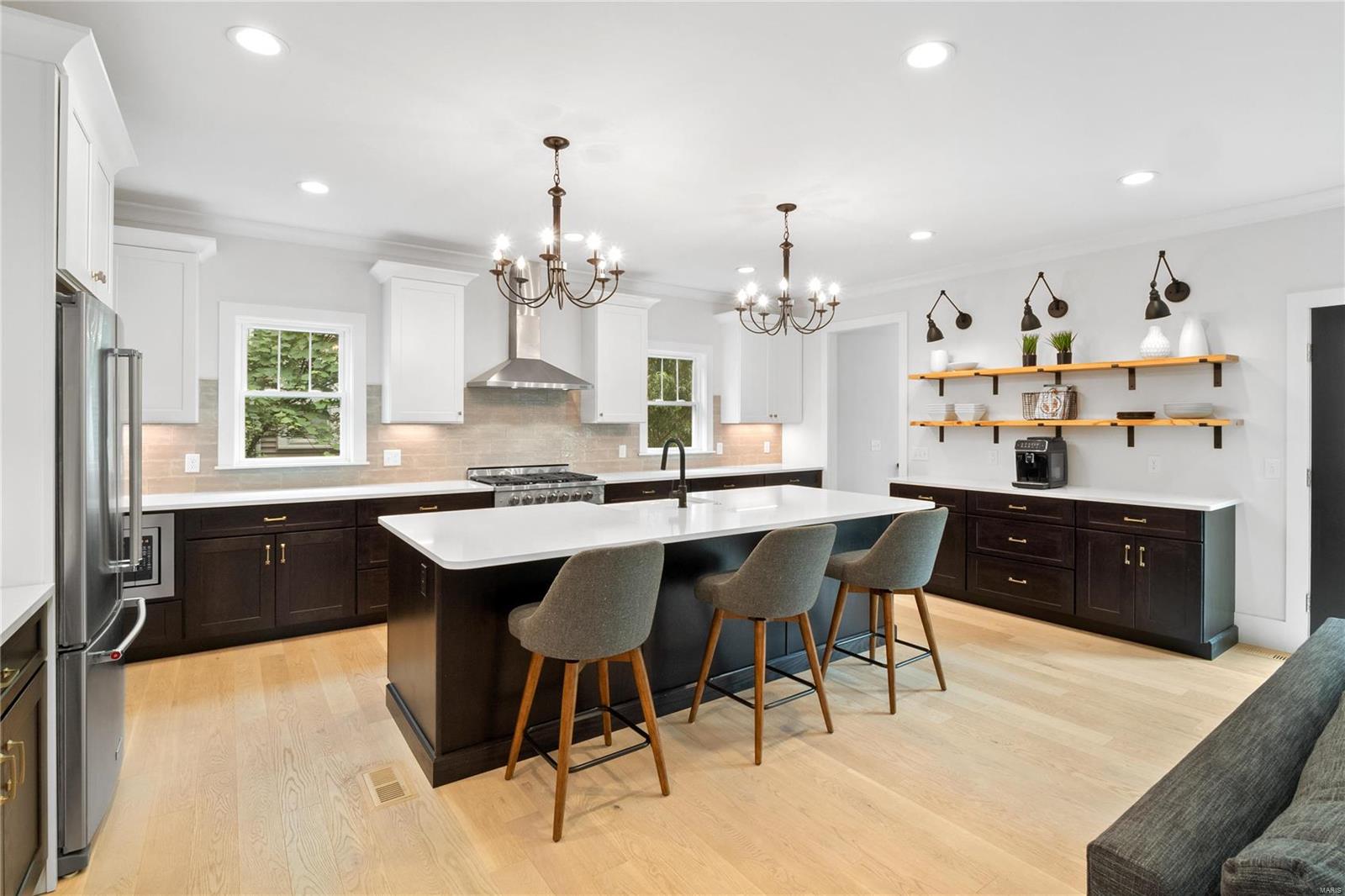 679 Tuxedo Boulevard