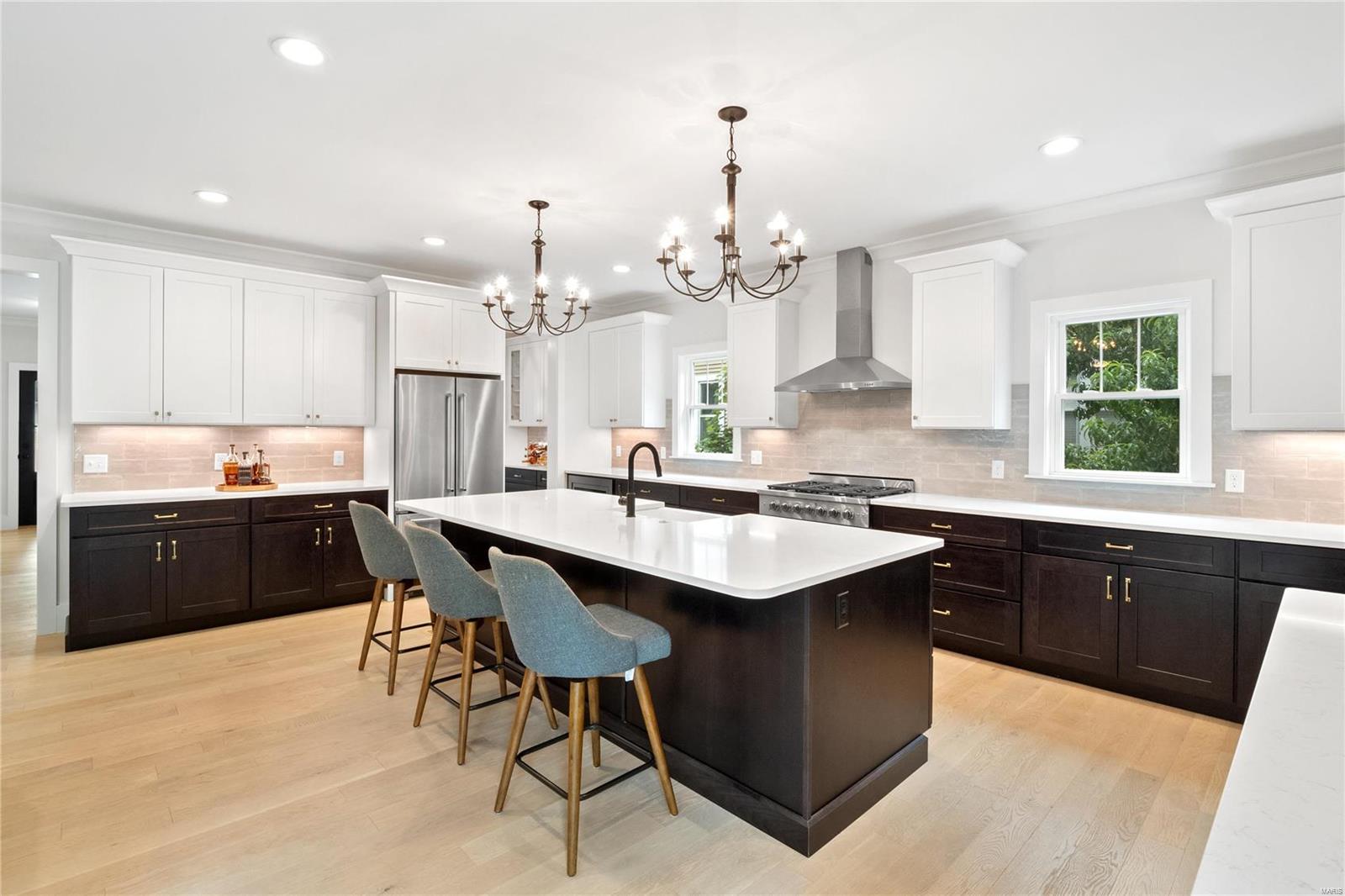 679 Tuxedo Boulevard