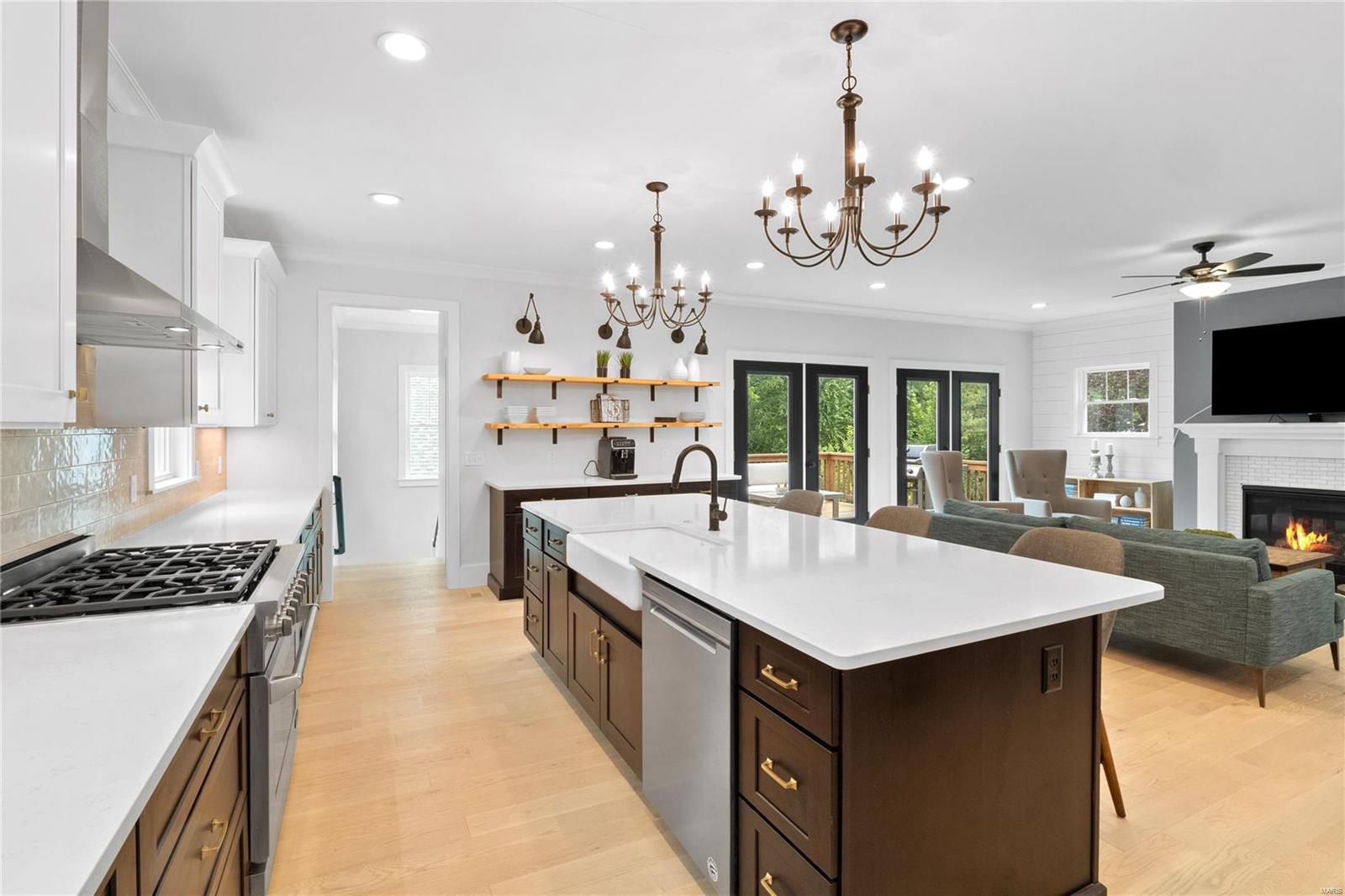 679 Tuxedo Boulevard