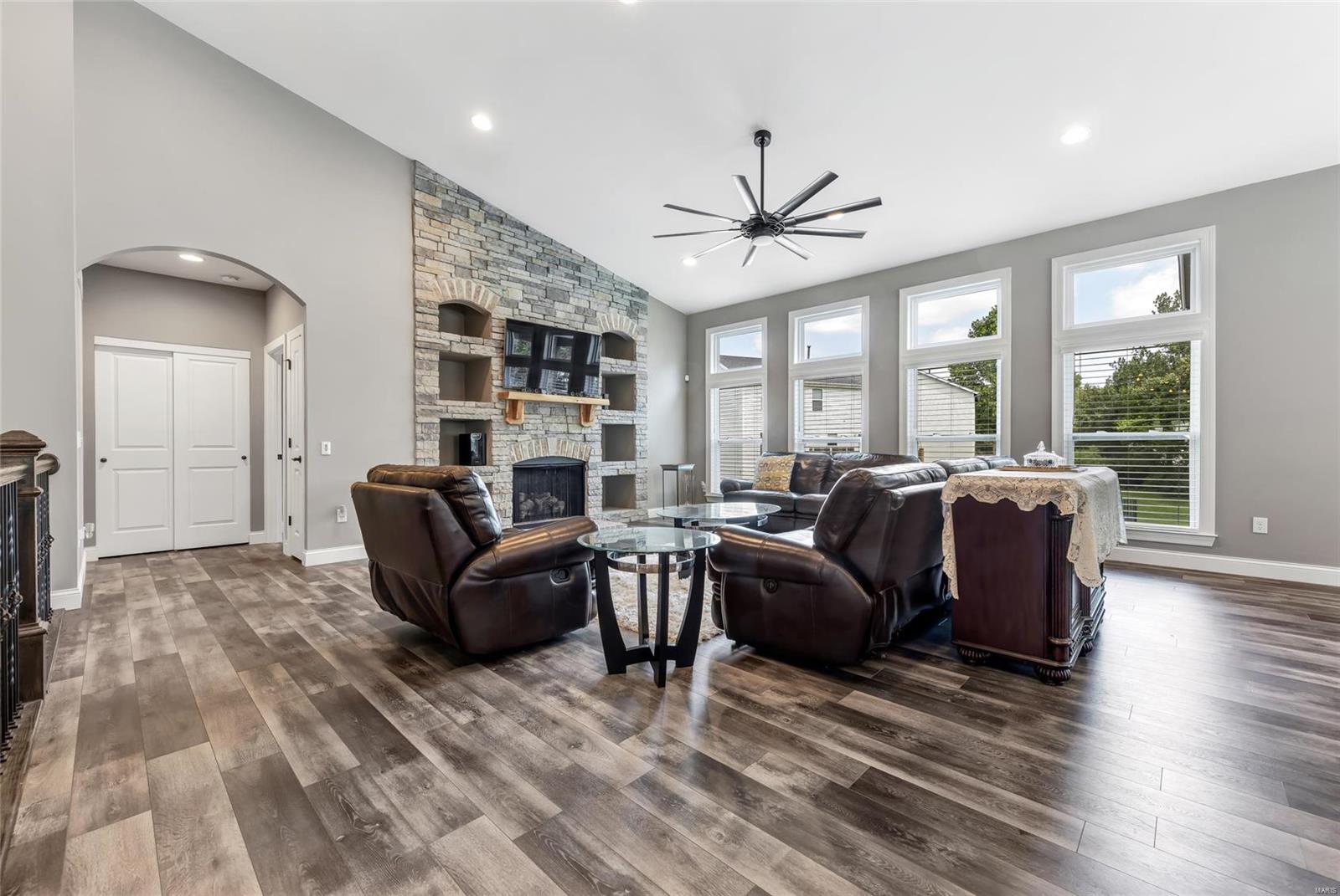 106 Wolf Den Court