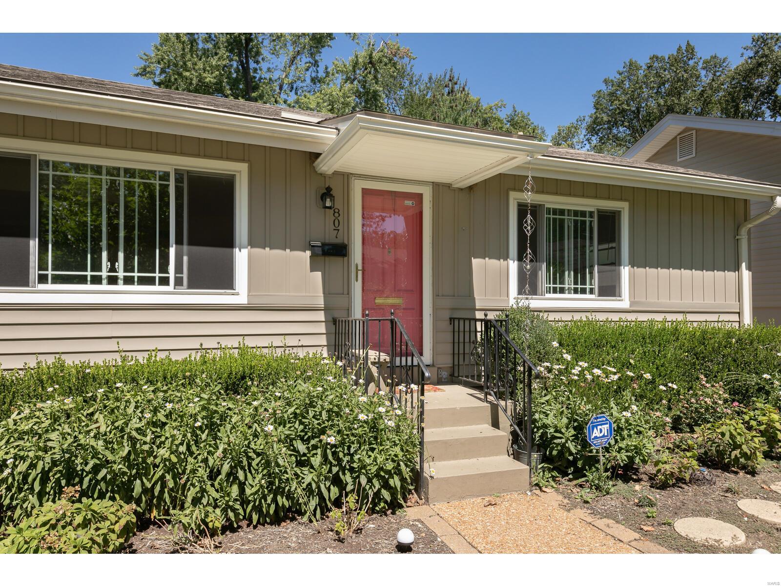 807 Queen Anne Place