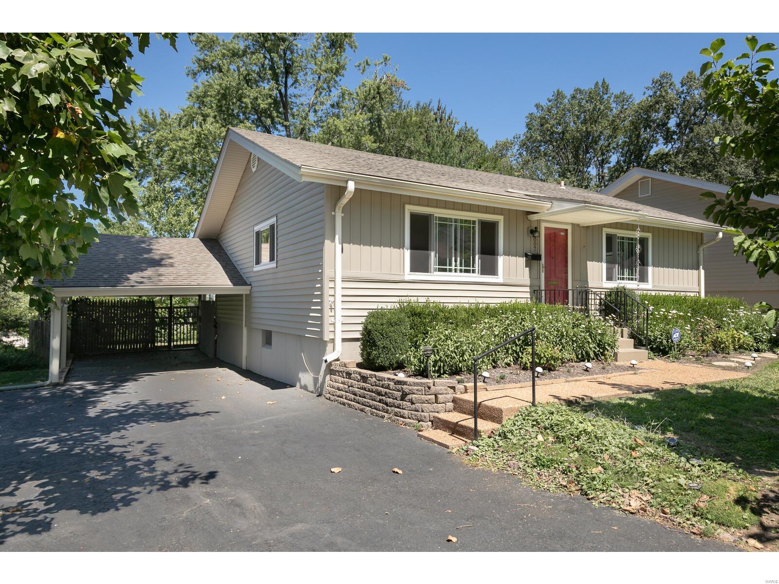 807 Queen Anne Place