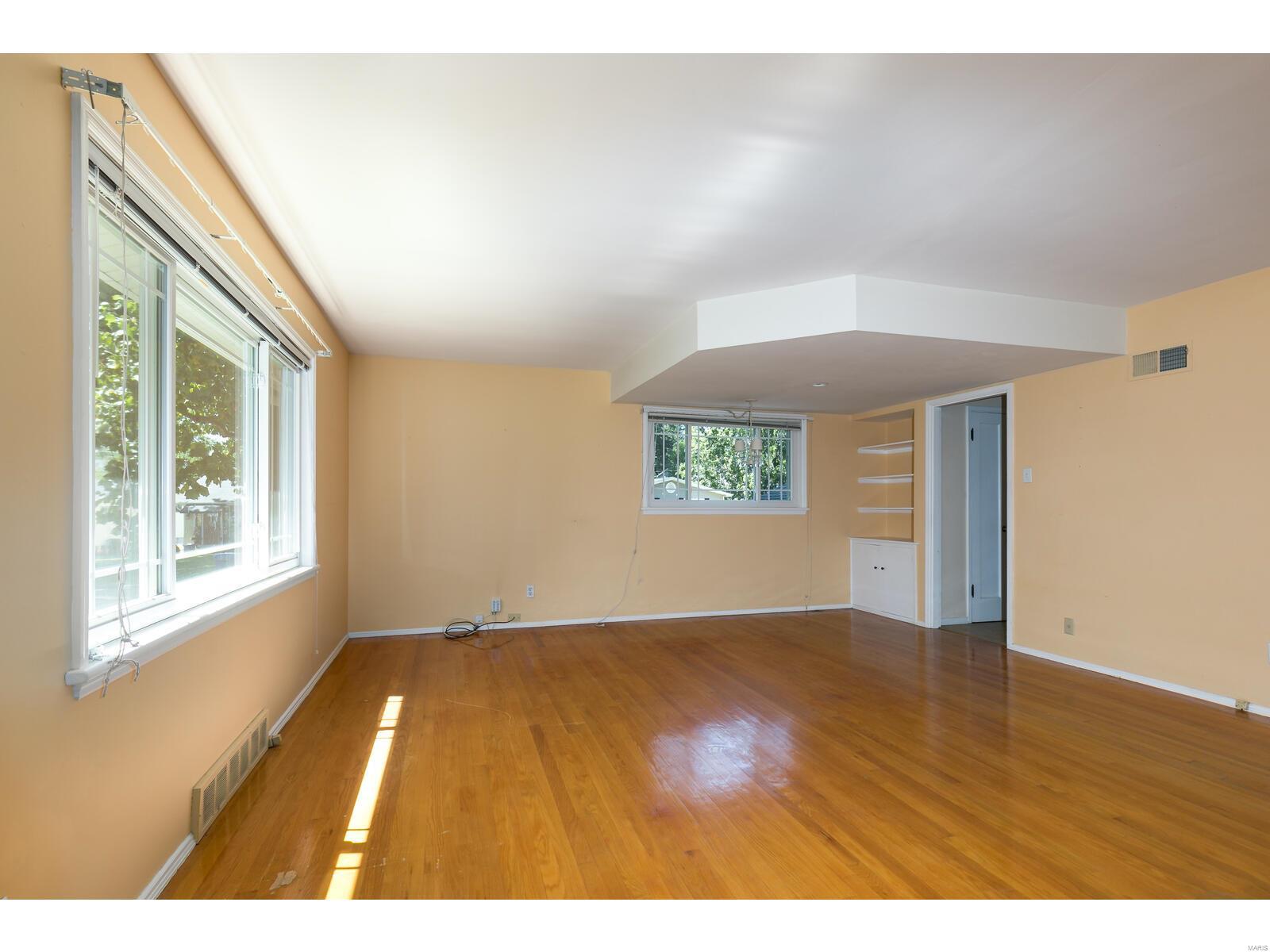 807 Queen Anne Place