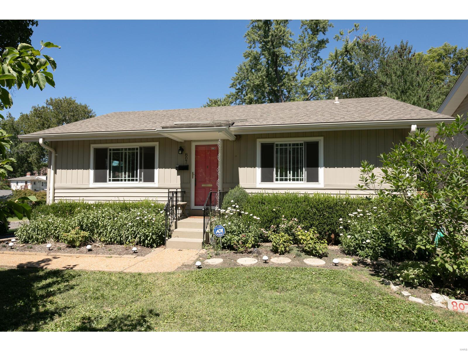 807 Queen Anne Place