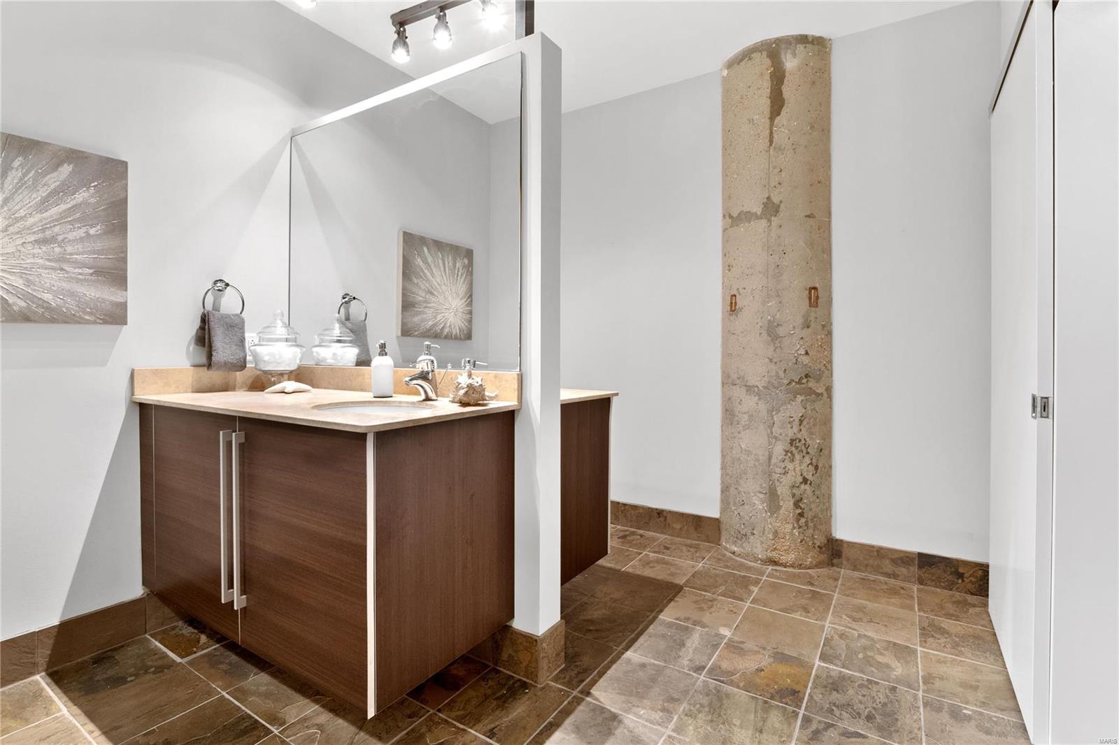 4100 Forest Park Avenue Unit: 402