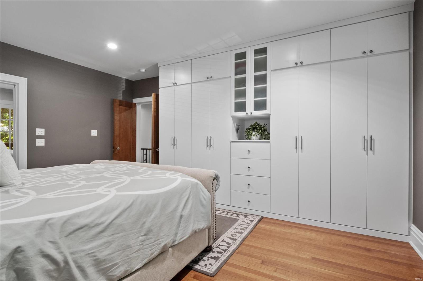 6960 Waterman Avenue