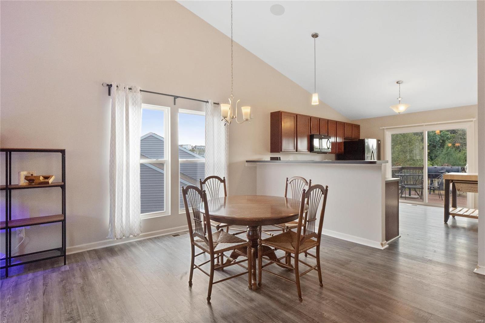 6428 Buckingham Palace Drive