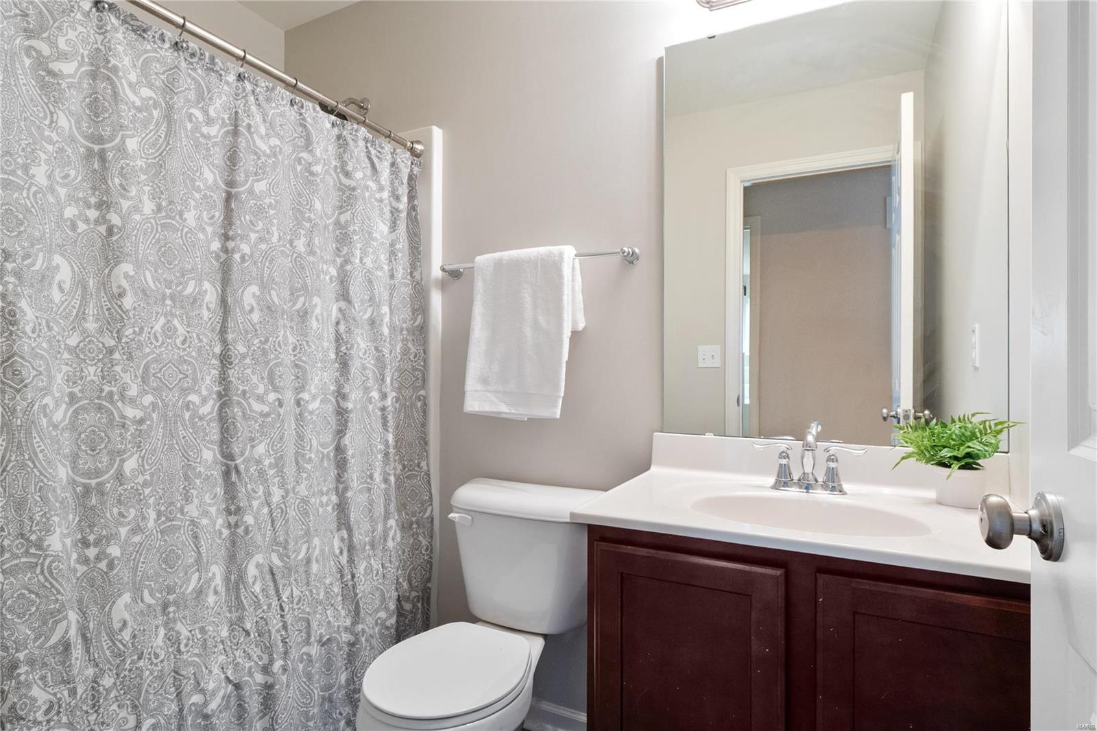 6428 Buckingham Palace Drive