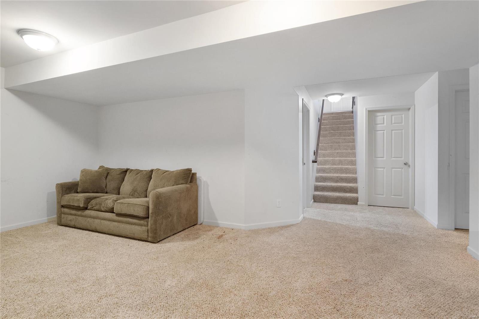 6428 Buckingham Palace Drive