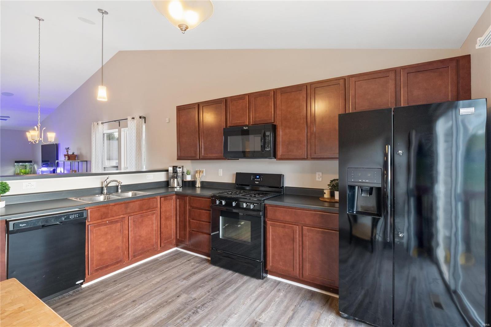 6428 Buckingham Palace Drive