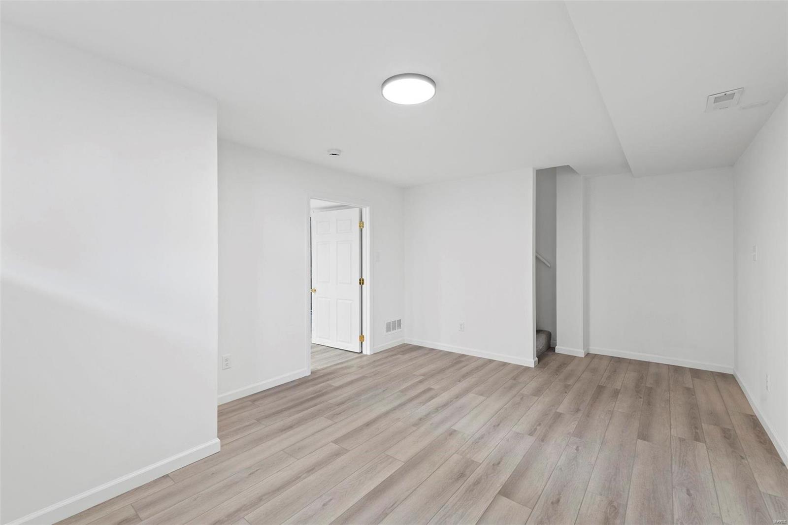 1560 Wooden Bridge Trail