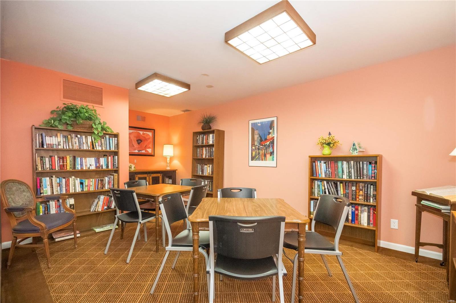 590 Sarah Lane Unit: 304