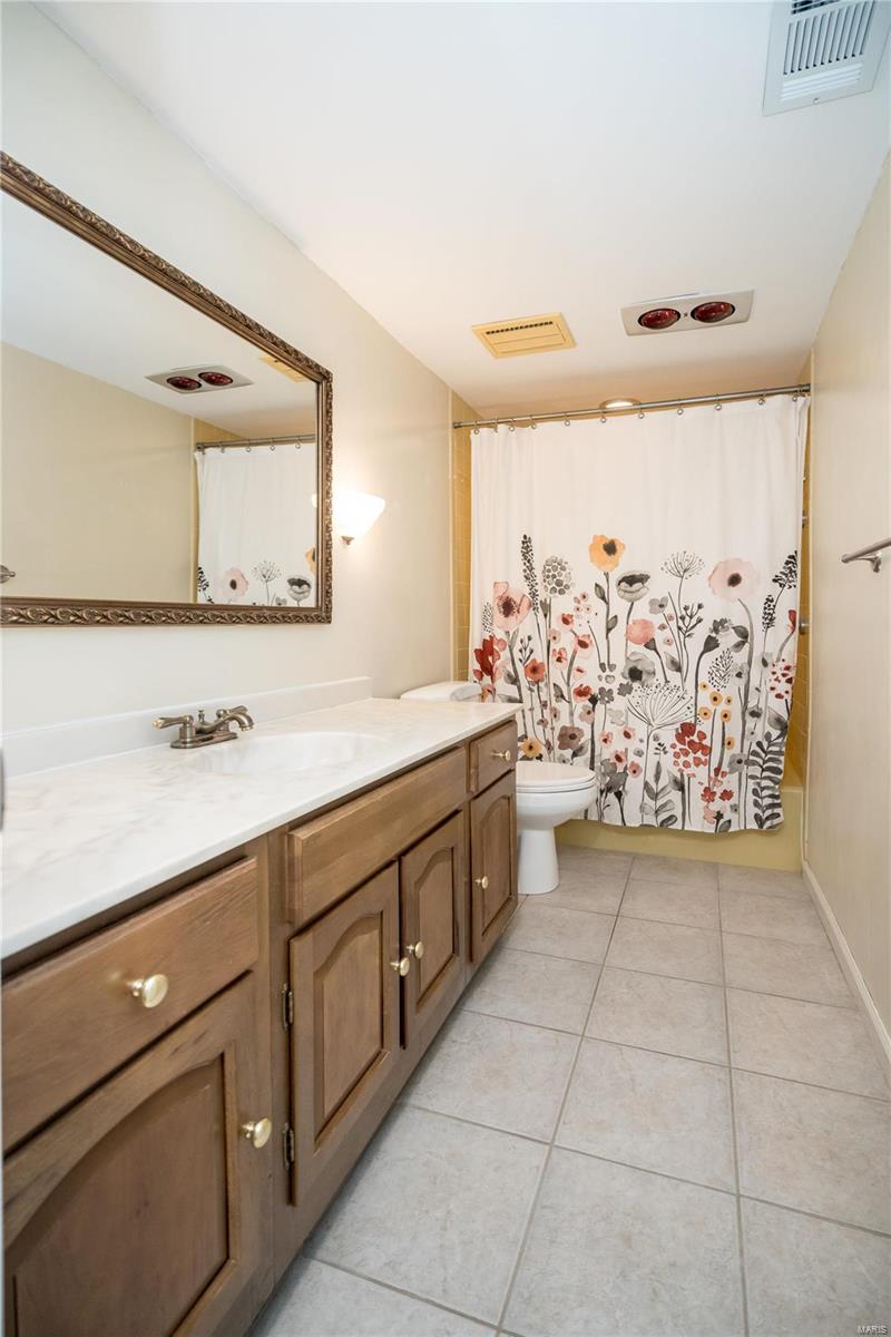 590 Sarah Lane Unit: 304