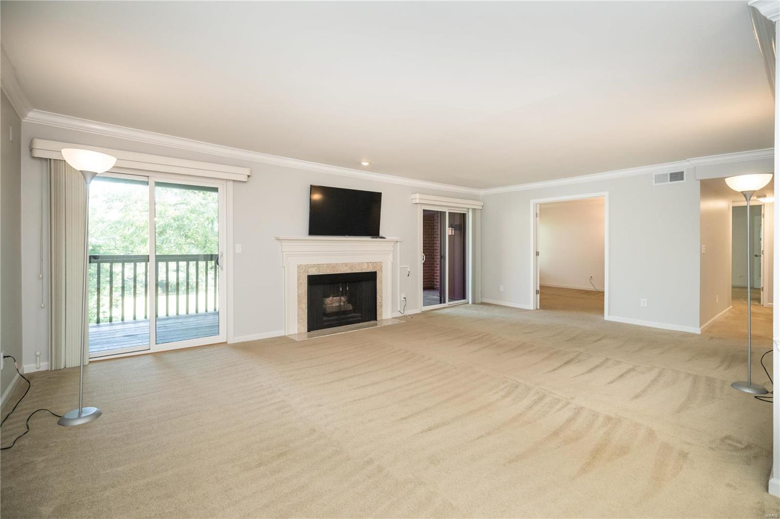 590 Sarah Lane Unit: 304