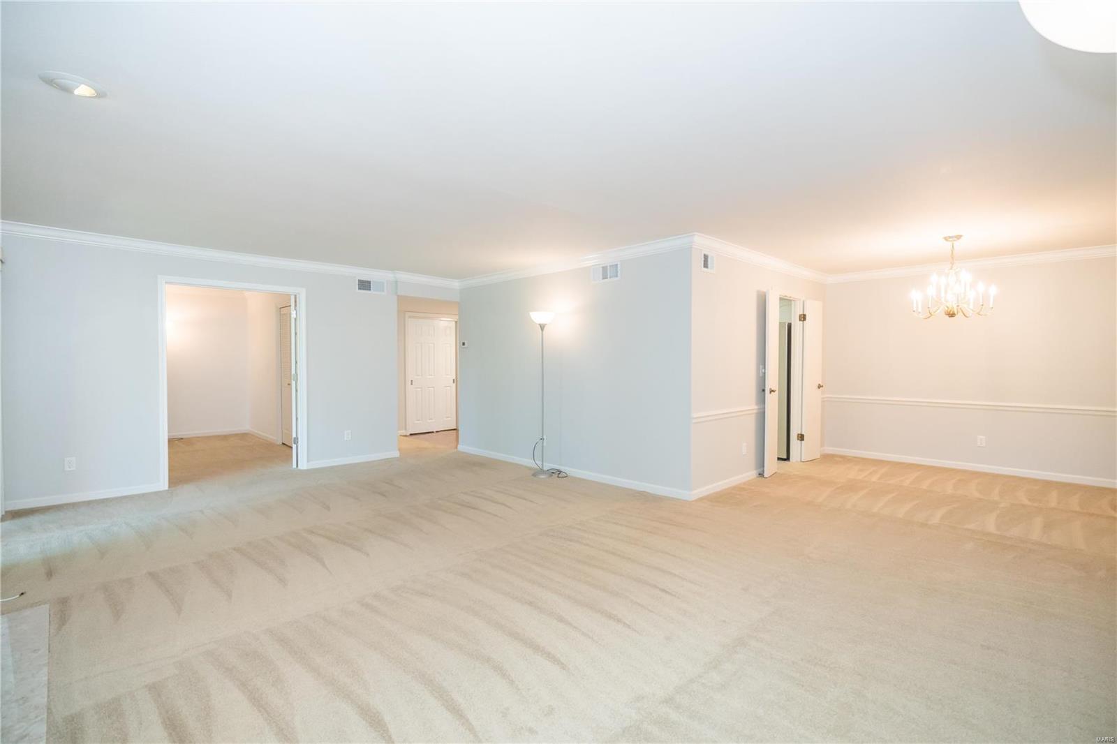 590 Sarah Lane Unit: 304