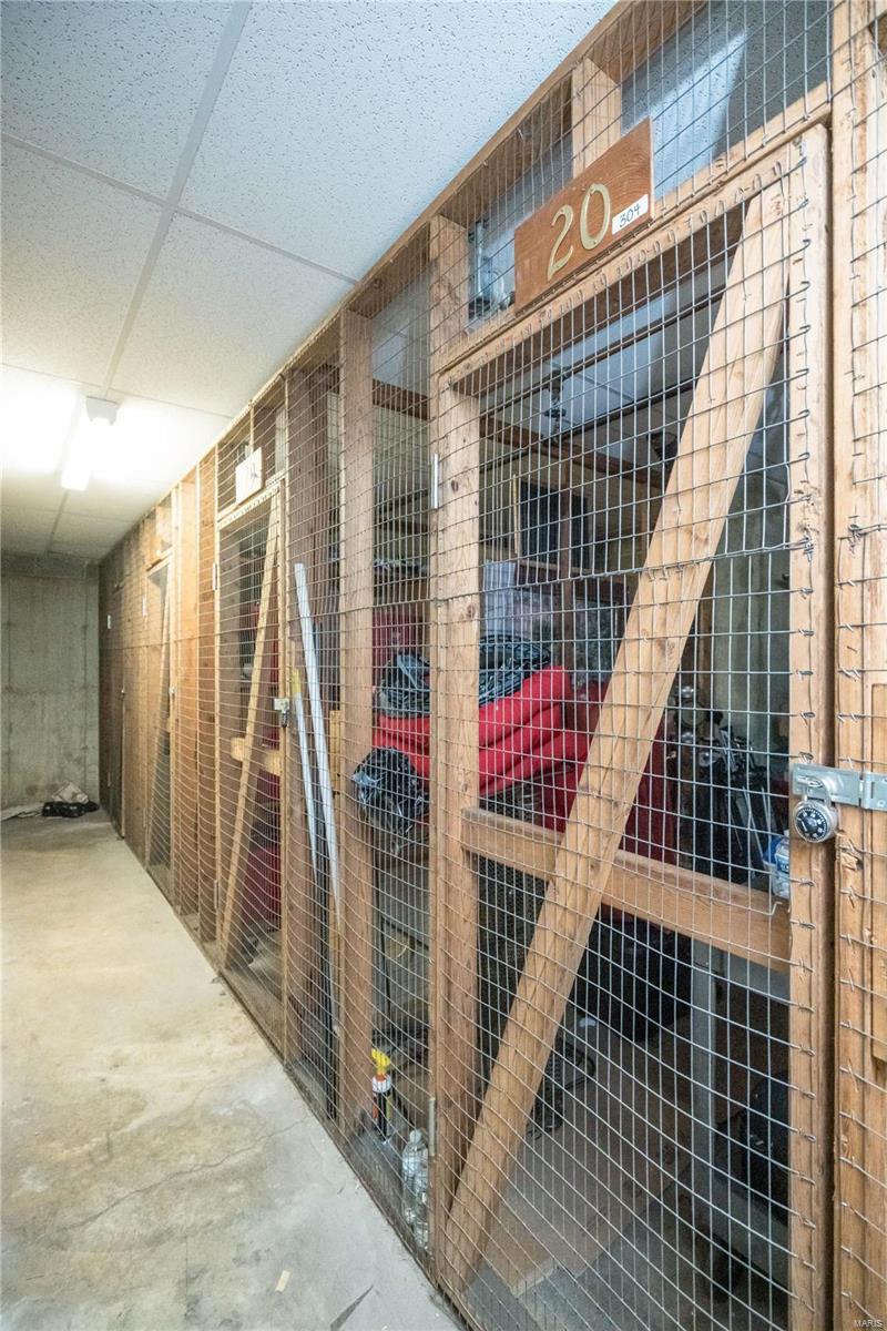 590 Sarah Lane Unit: 304