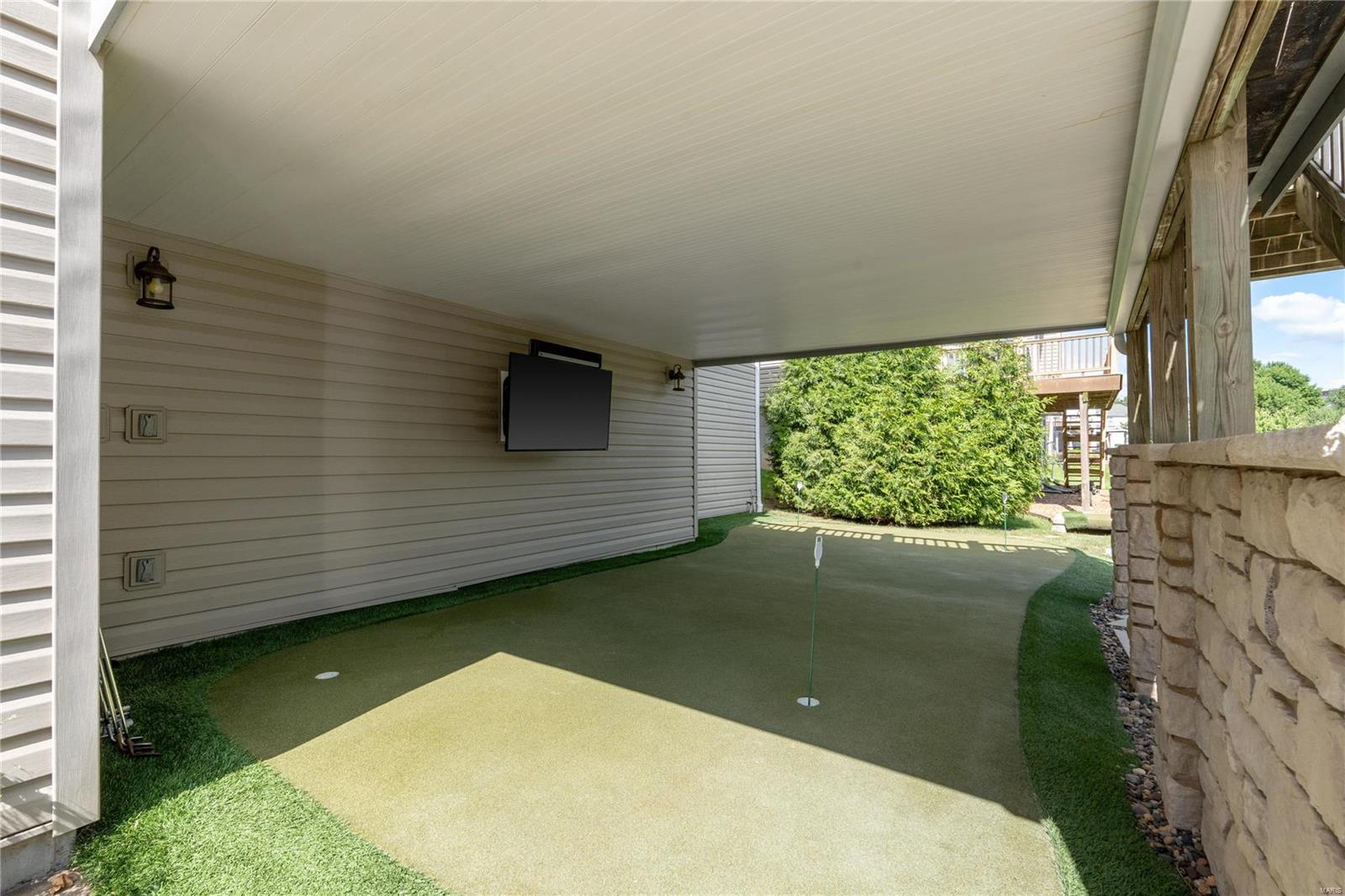 1084 Nooning Tree Drive