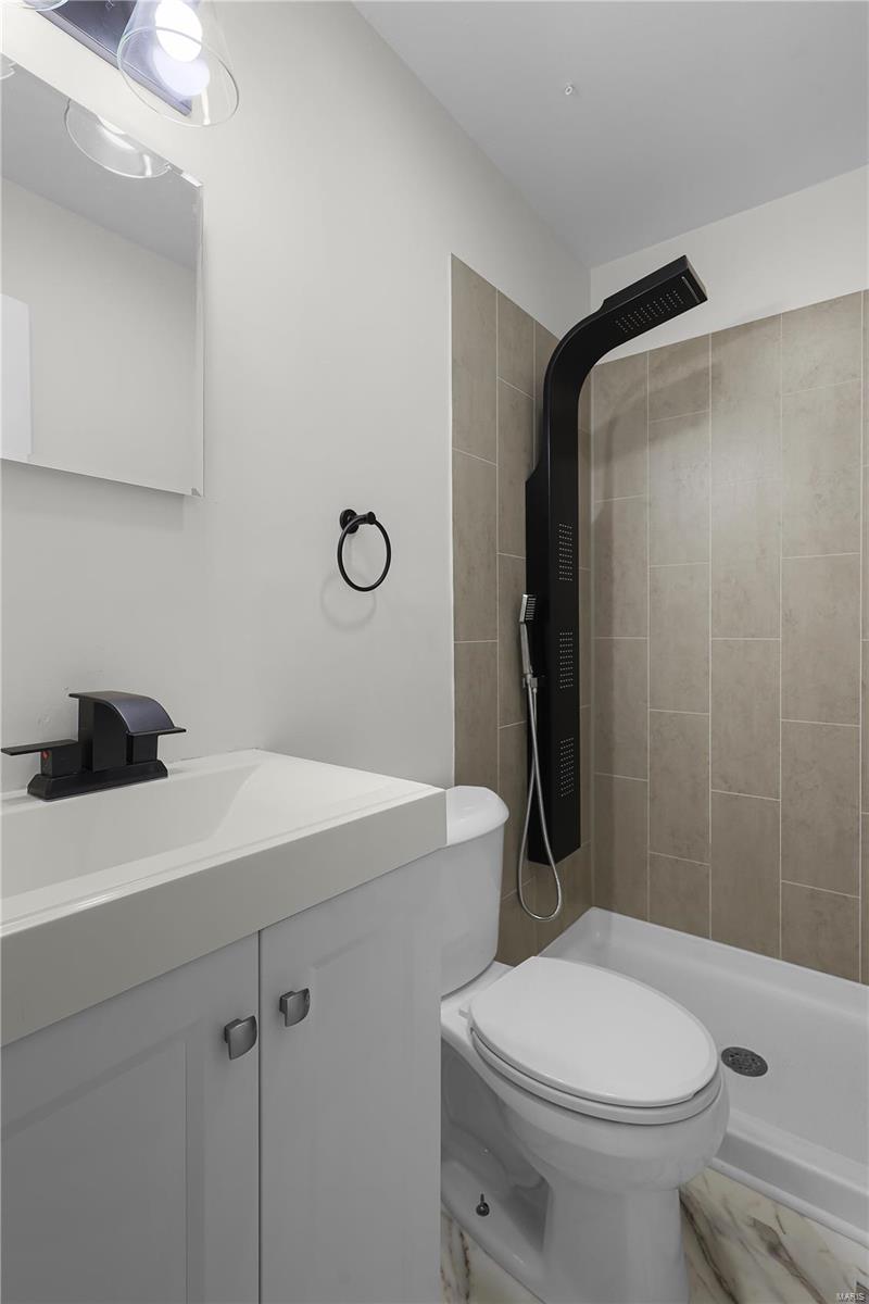 2490 Teakwood Manor Drive