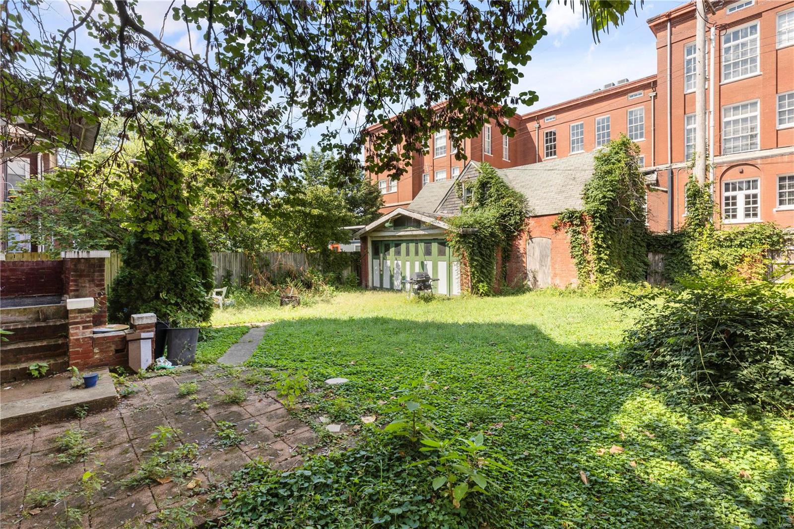 3939 Cleveland Avenue