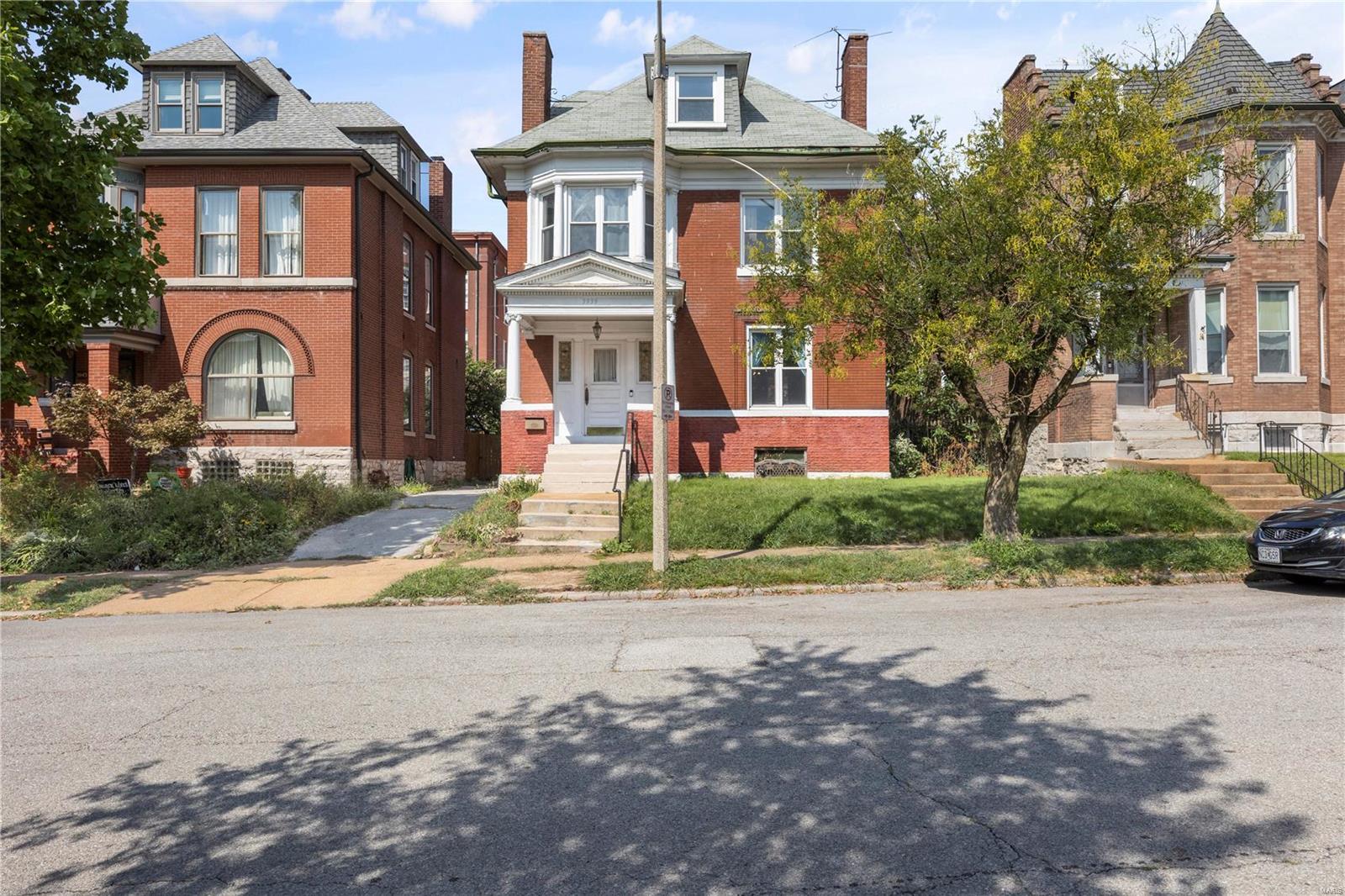 3939 Cleveland Avenue