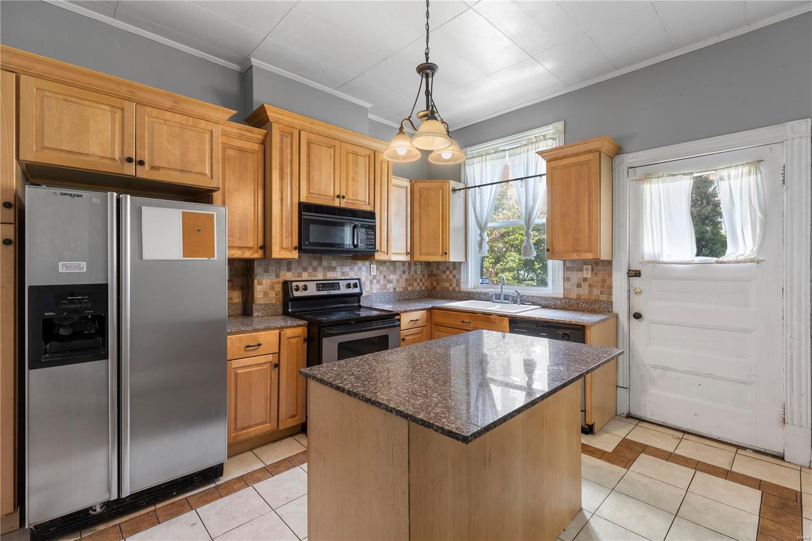 3939 Cleveland Avenue