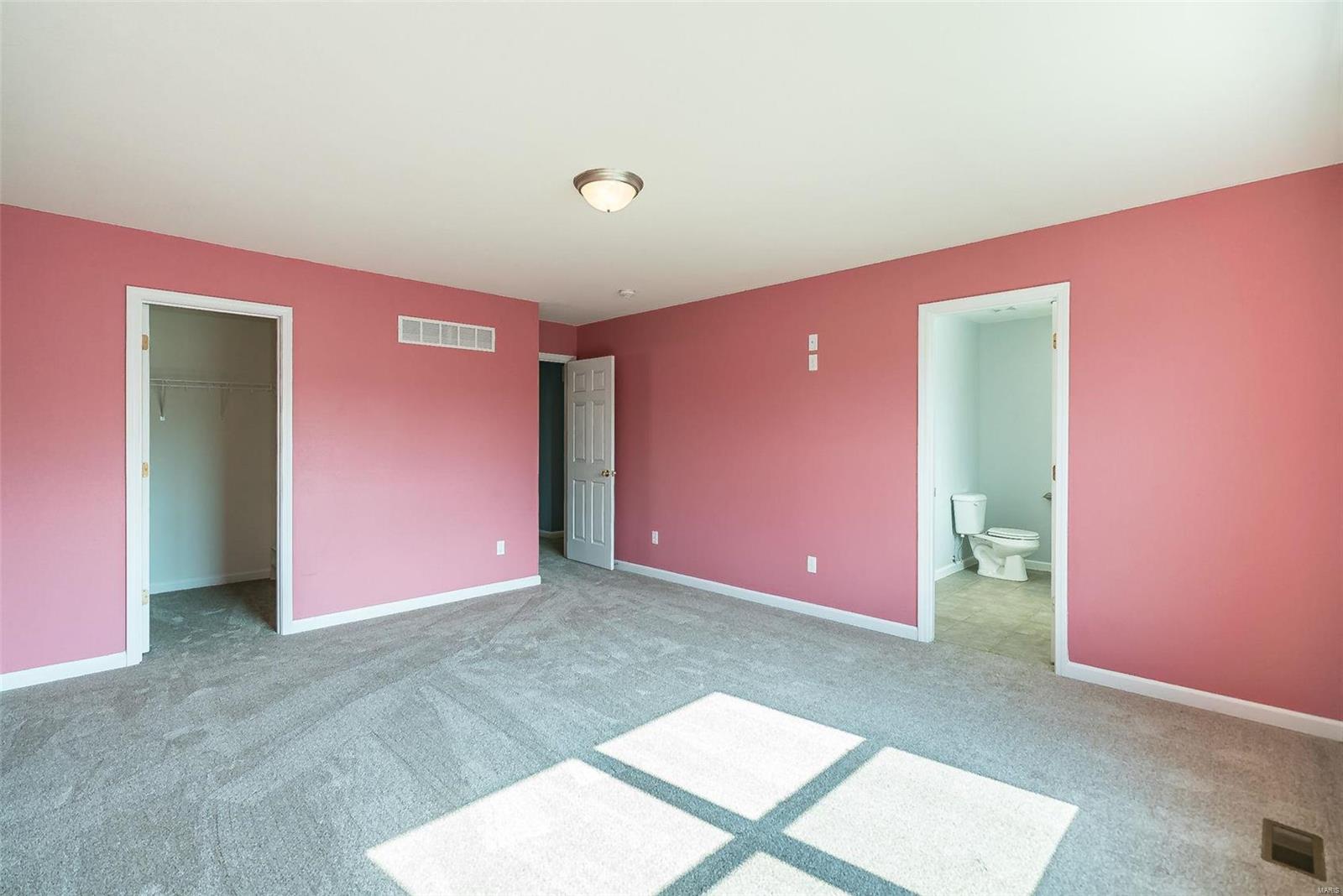 5302 S Bellerieve Lane