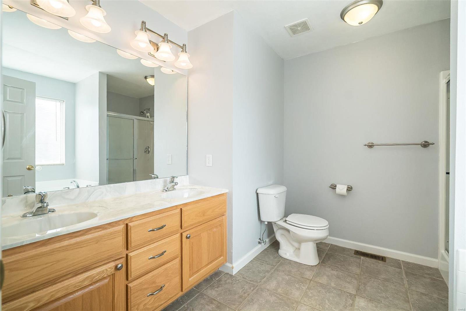 5302 S Bellerieve Lane