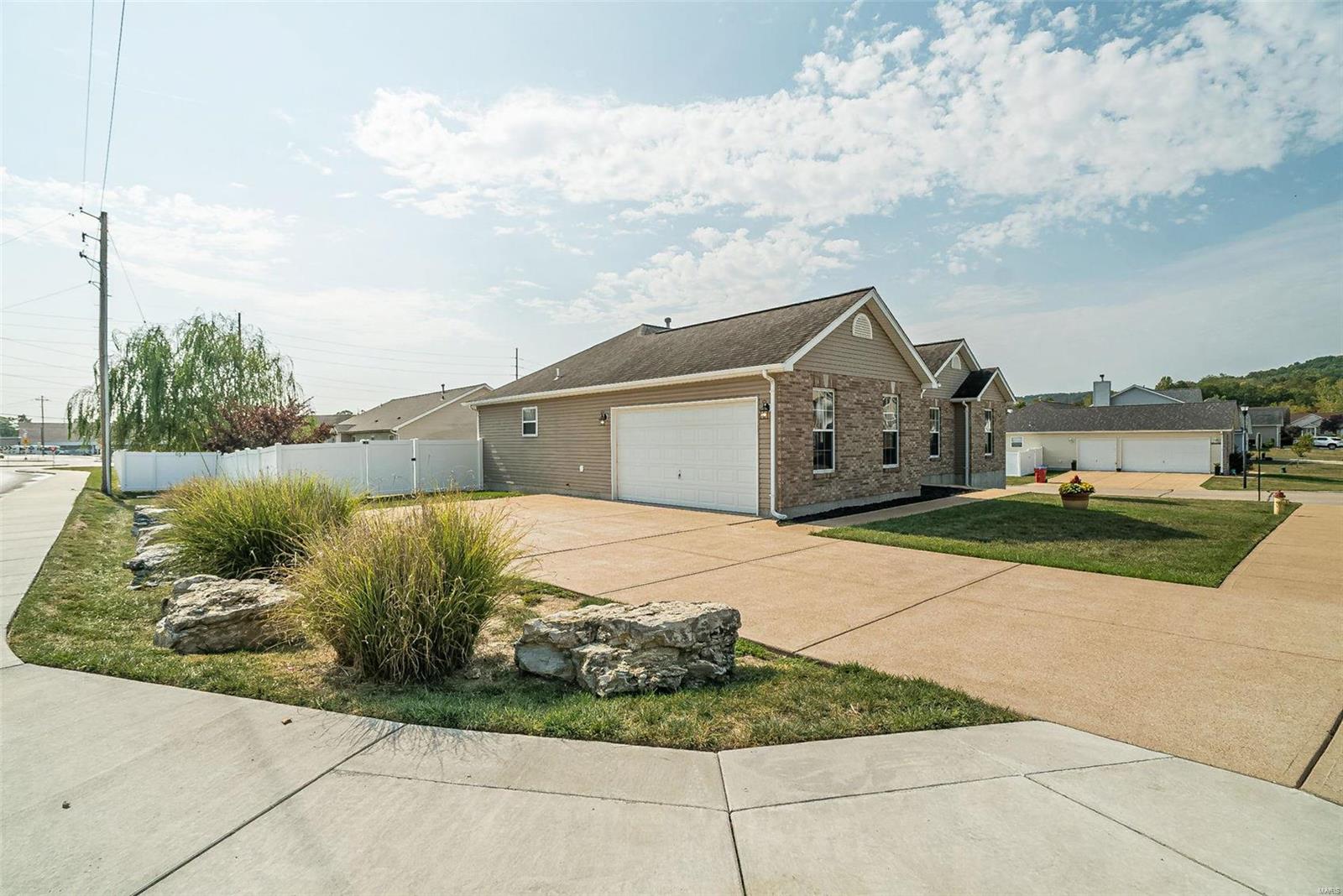 5302 S Bellerieve Lane