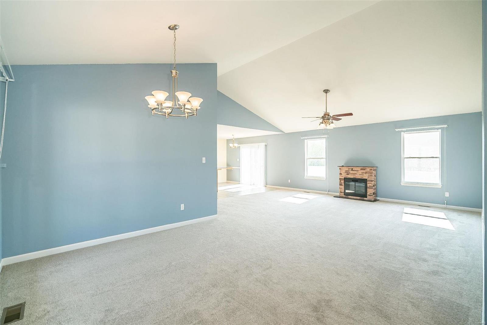 5302 S Bellerieve Lane