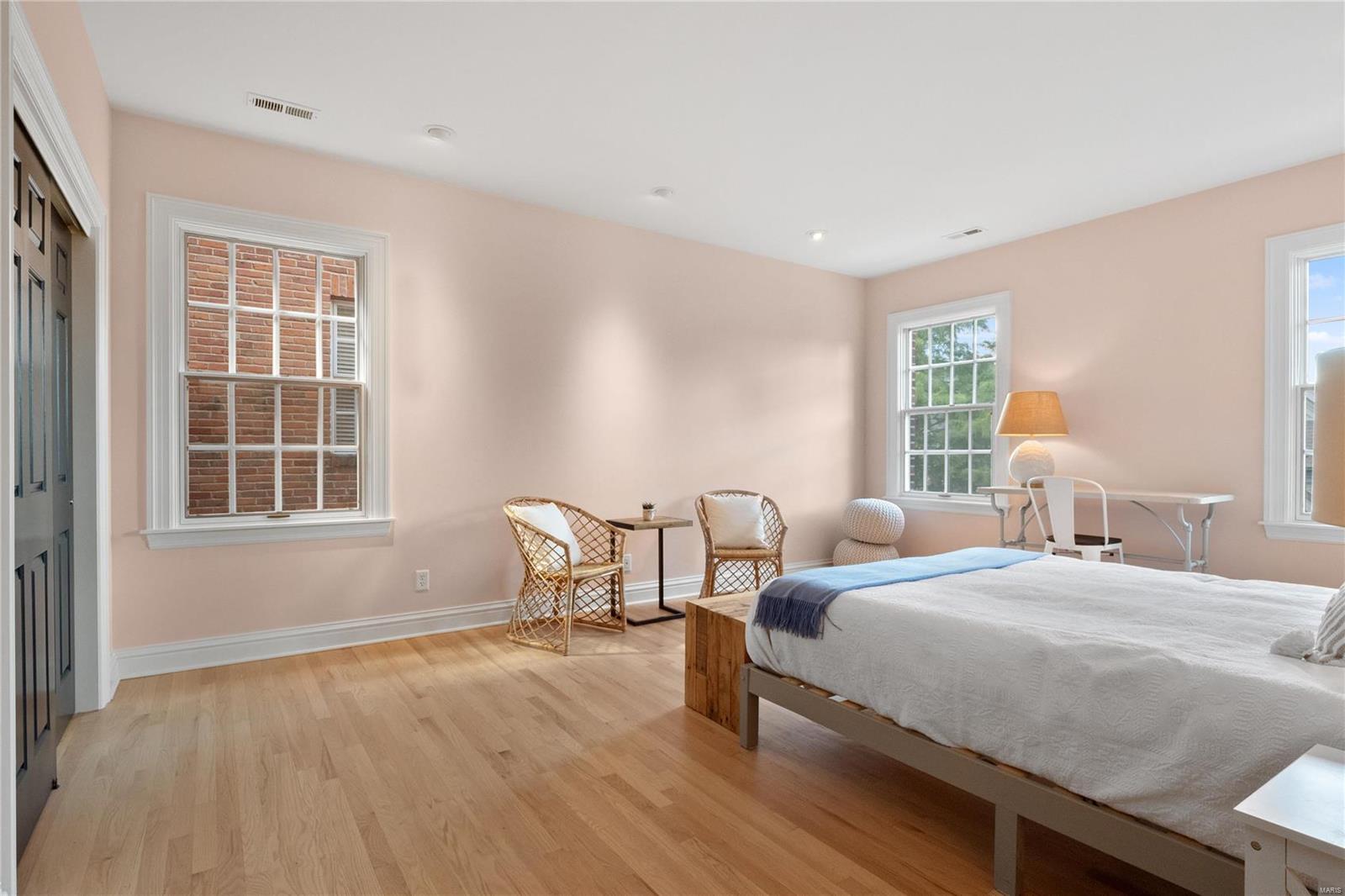 312 N Brentwood Boulevard Unit: 8