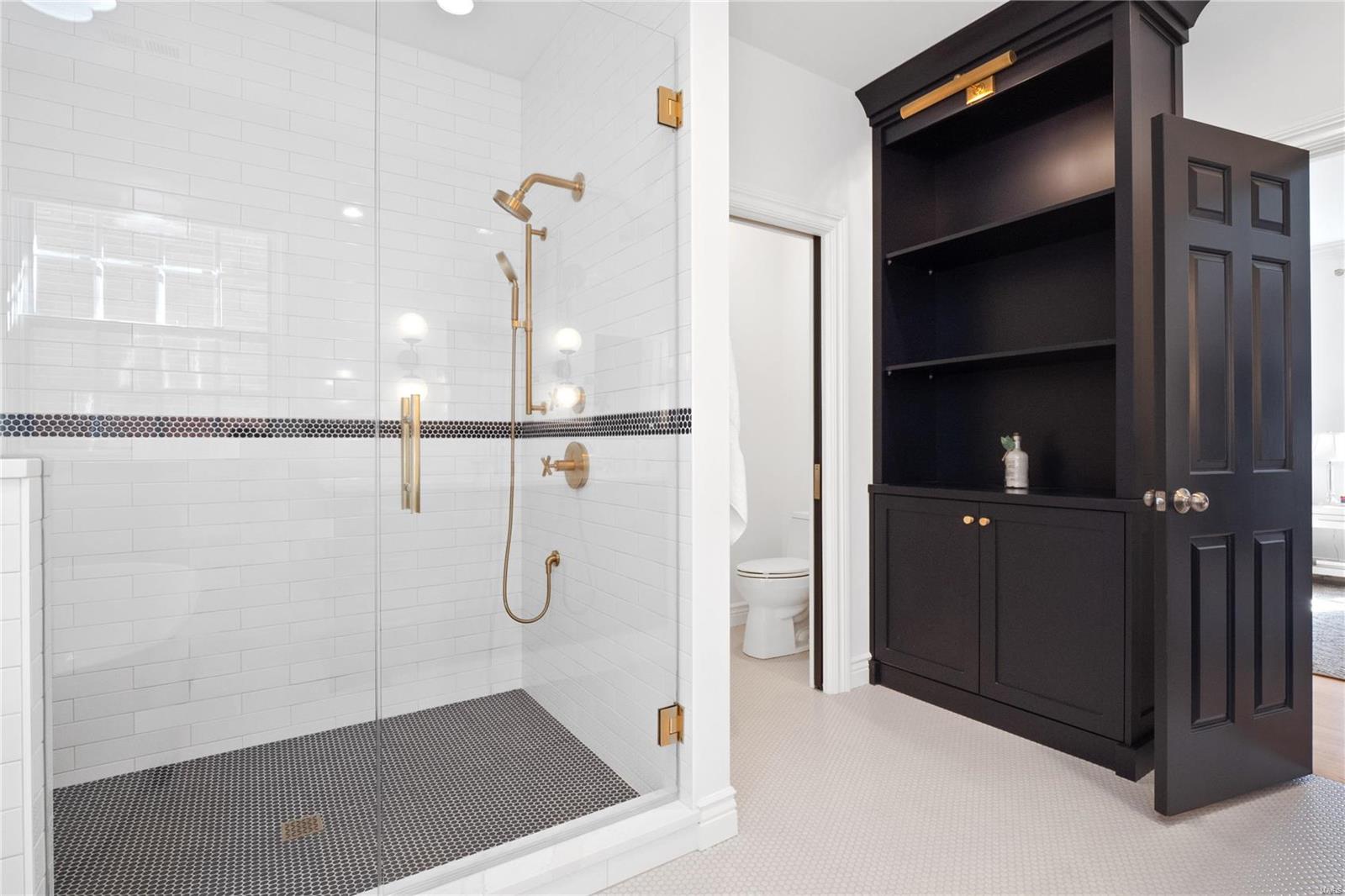 312 N Brentwood Boulevard Unit: 8