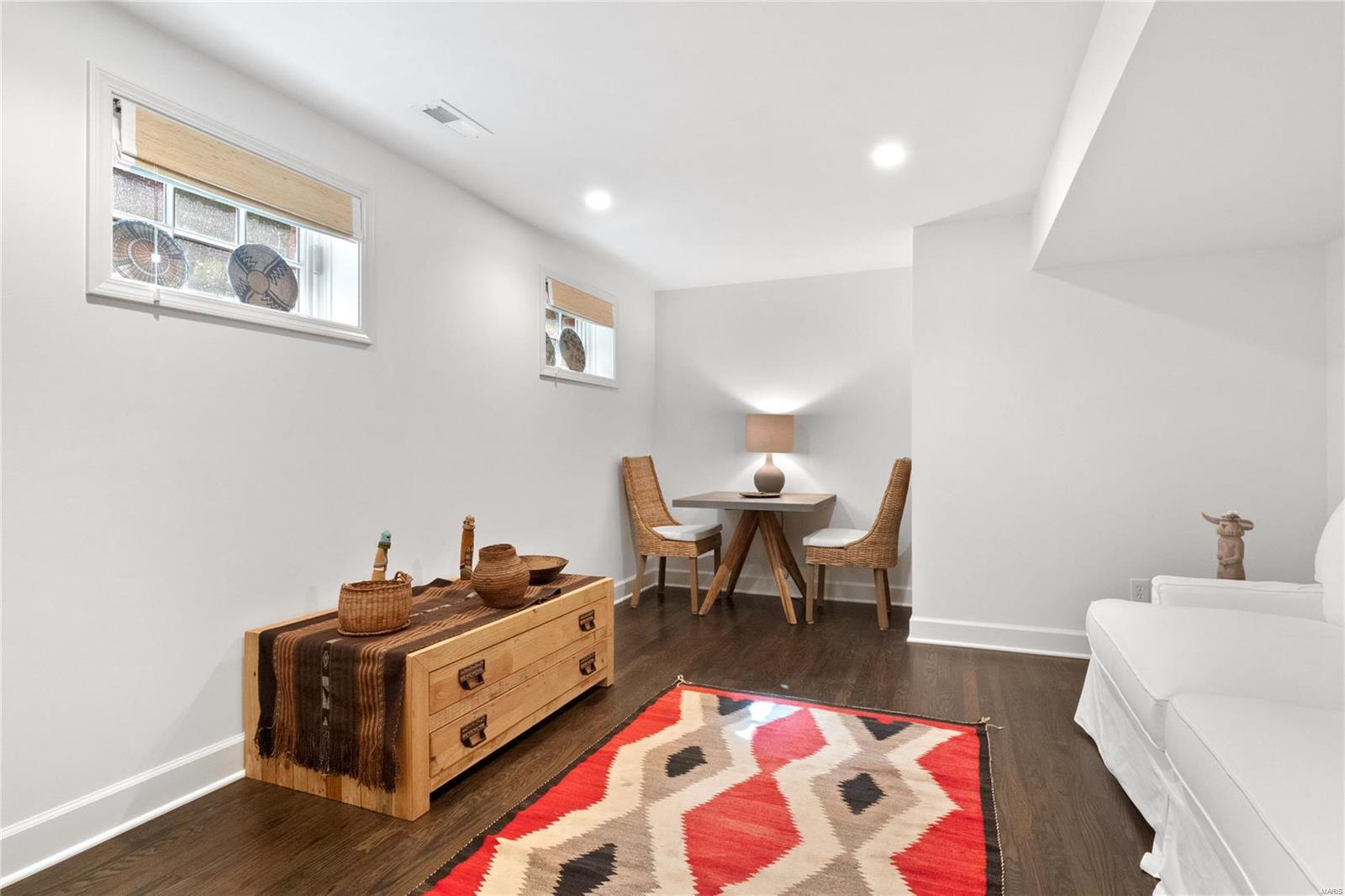 312 N Brentwood Boulevard Unit: 8