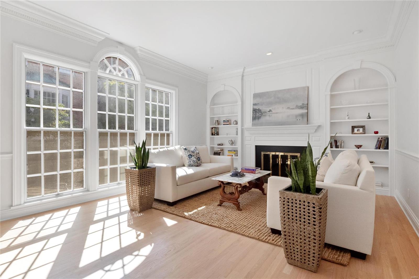 312 N Brentwood Boulevard Unit: 8