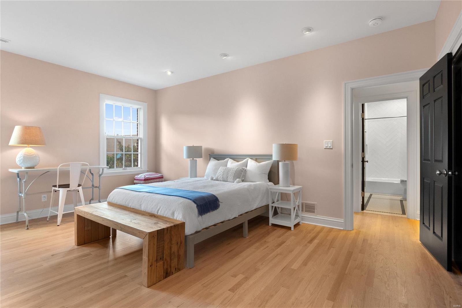 312 N Brentwood Boulevard Unit: 8