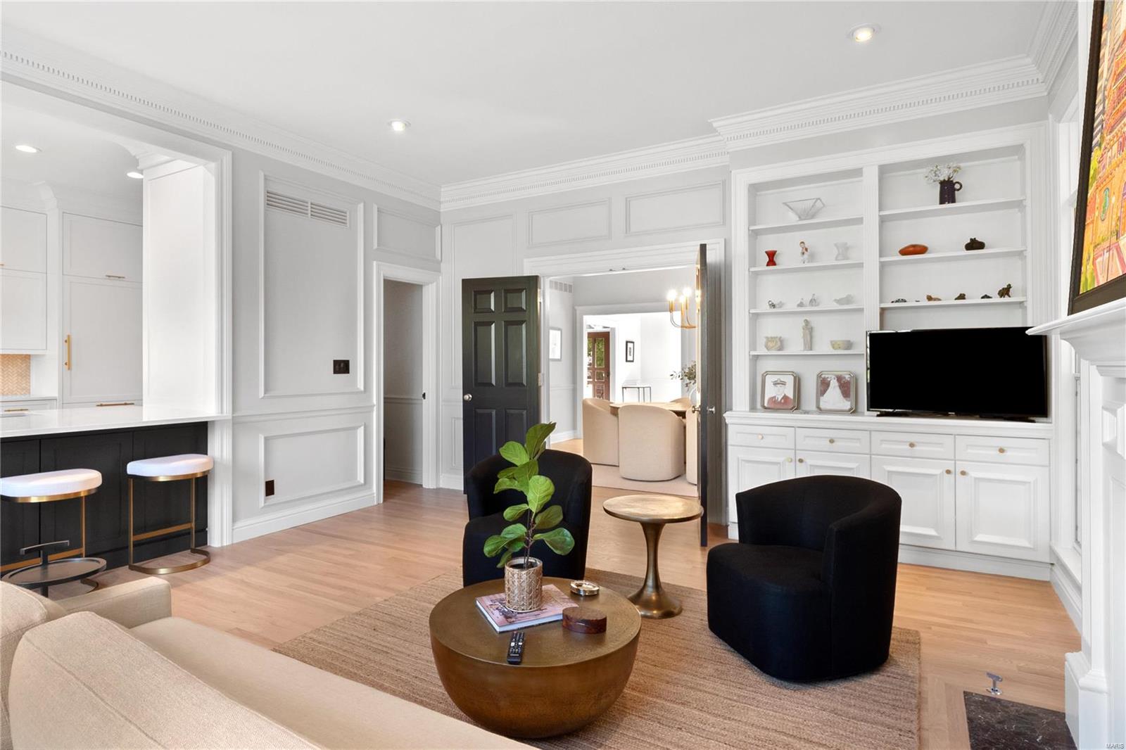 312 N Brentwood Boulevard Unit: 8