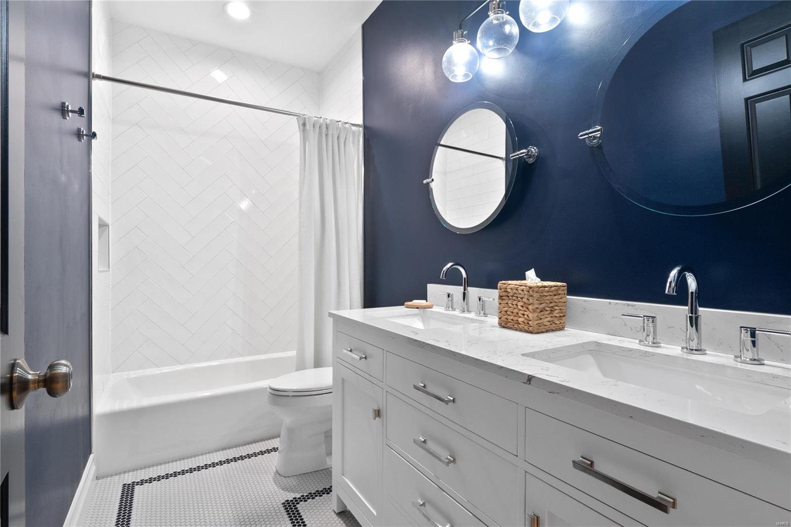 312 N Brentwood Boulevard Unit: 8