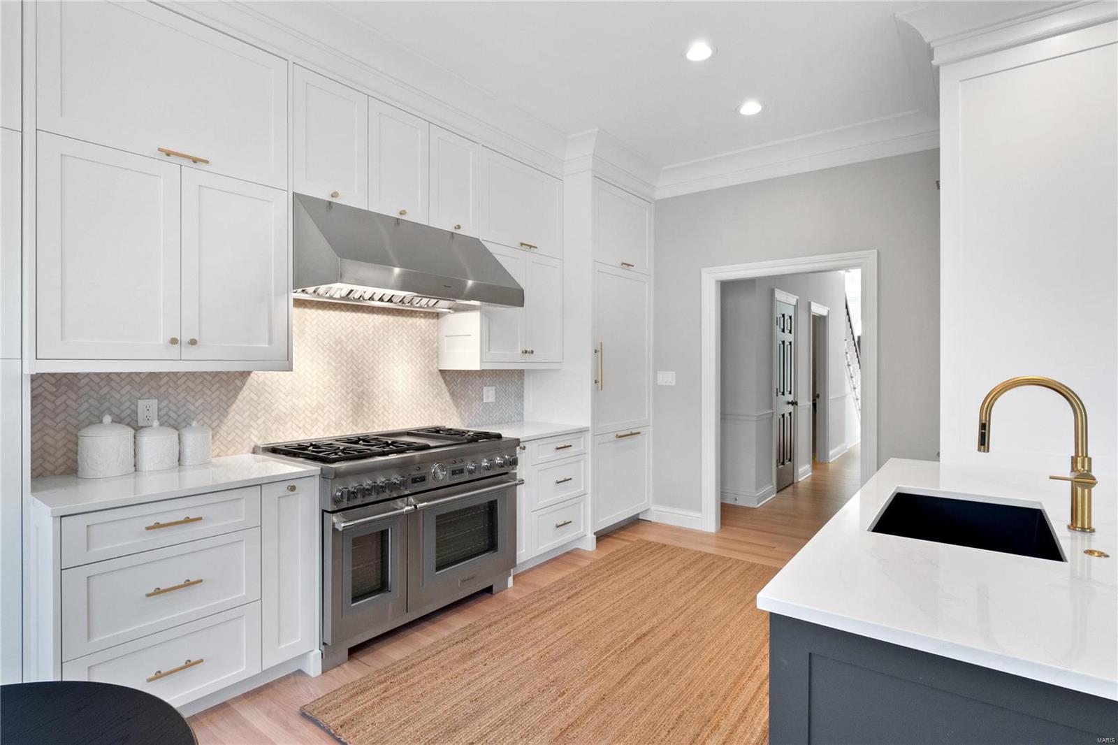 312 N Brentwood Boulevard Unit: 8